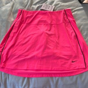 Nike hot pink ladies golf skirt, with shorts and pockets